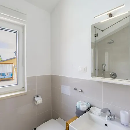 Villa Red House Trget With Swimming Pool, Sauna And Jacuzzi Labin (Istria)