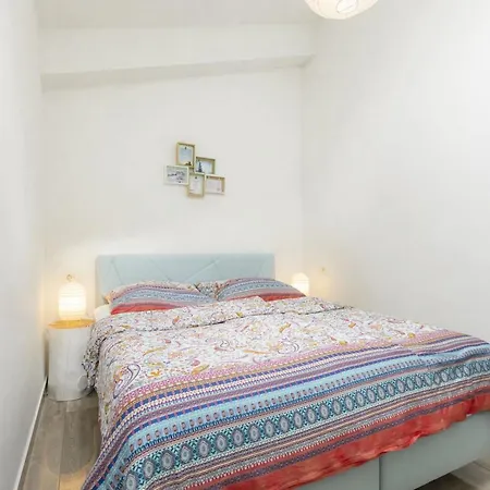 Villa Red House Trget With Swimming Pool, Sauna And Jacuzzi Labin (Istria)