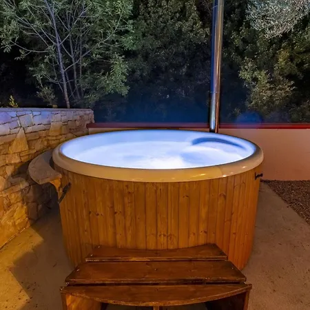 Red House Trget With Swimming Pool, Sauna And Jacuzzi * Labin (Istria)