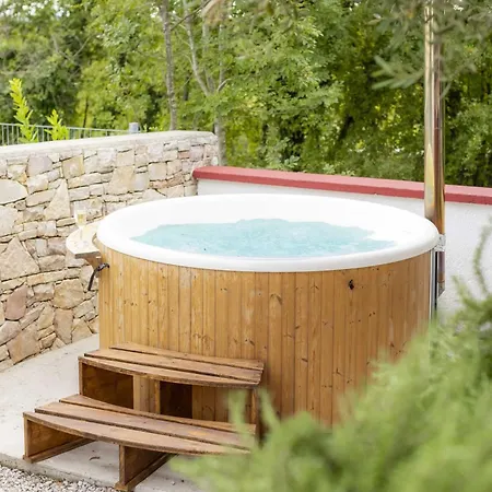 Villa Red House Trget With Swimming Pool, Sauna And Jacuzzi