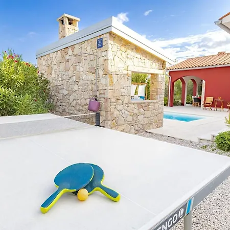 Villa Red House Trget With Swimming Pool, Sauna And Jacuzzi *
